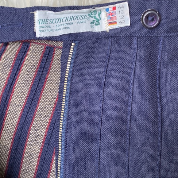 Vintage Navy Skirt with Pleated Plaid (authentic - bought in Scotland) - Picture 6 of 8